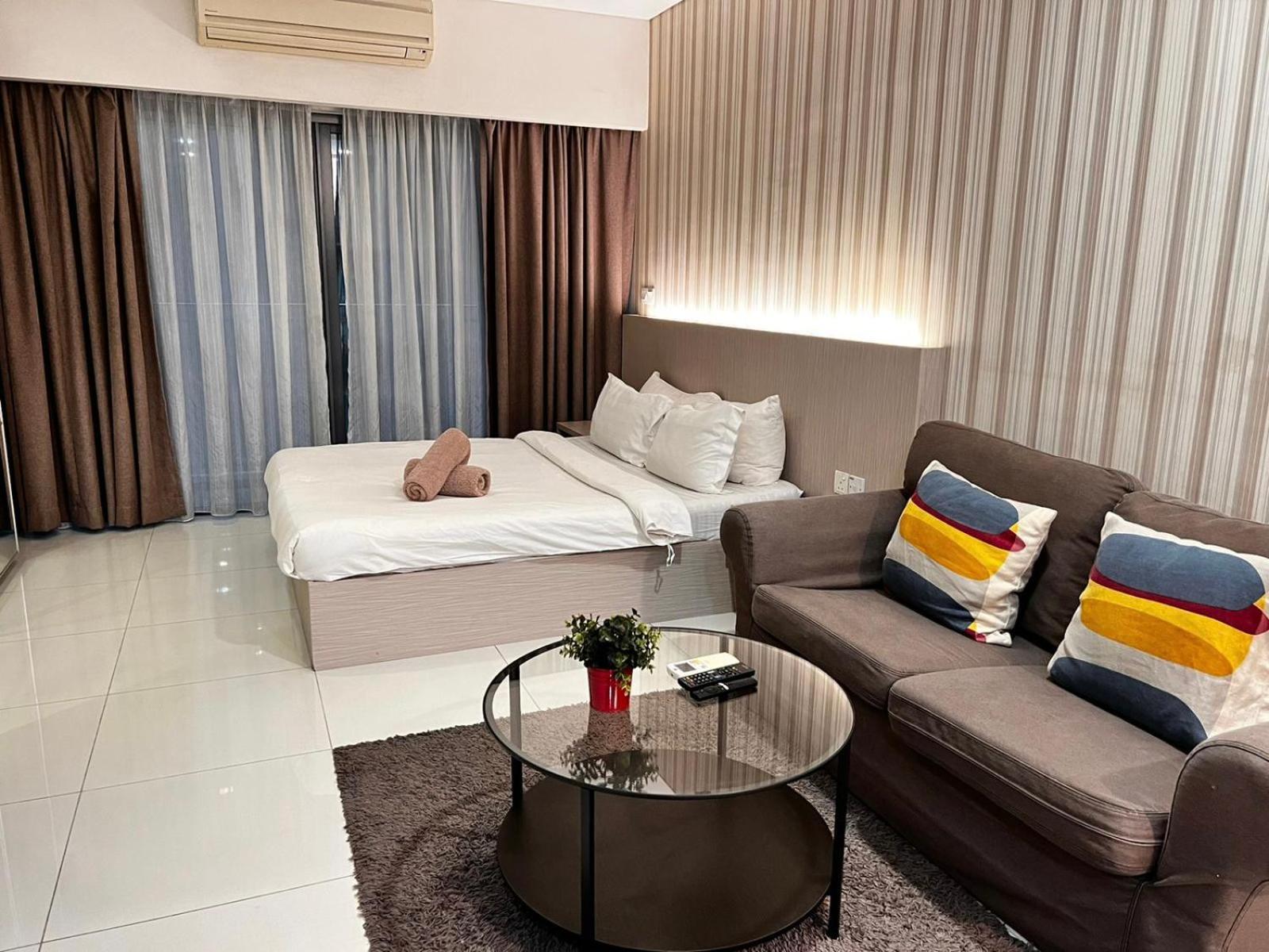 Mercu Summer Suites Klcc By Minutepointhome Куала-Лумпур Екстер'єр фото