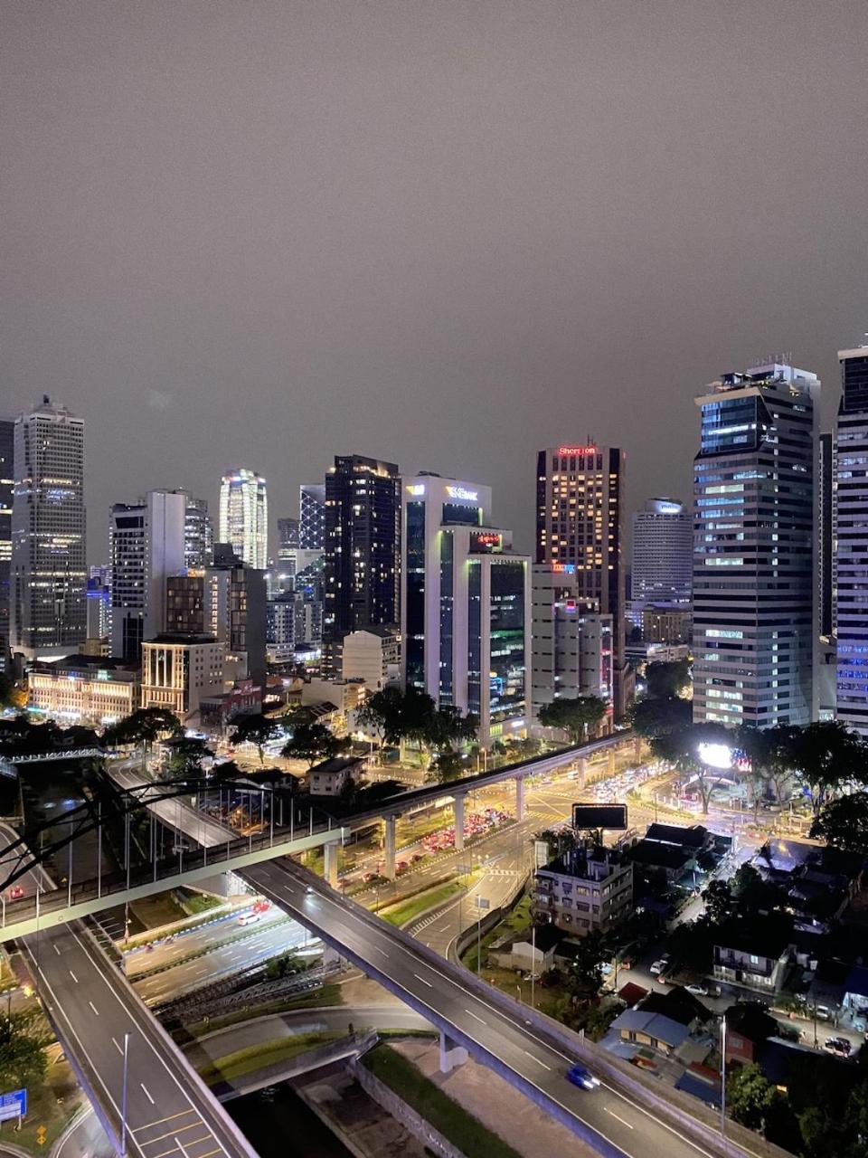 Mercu Summer Suites Klcc By Minutepointhome Куала-Лумпур Екстер'єр фото